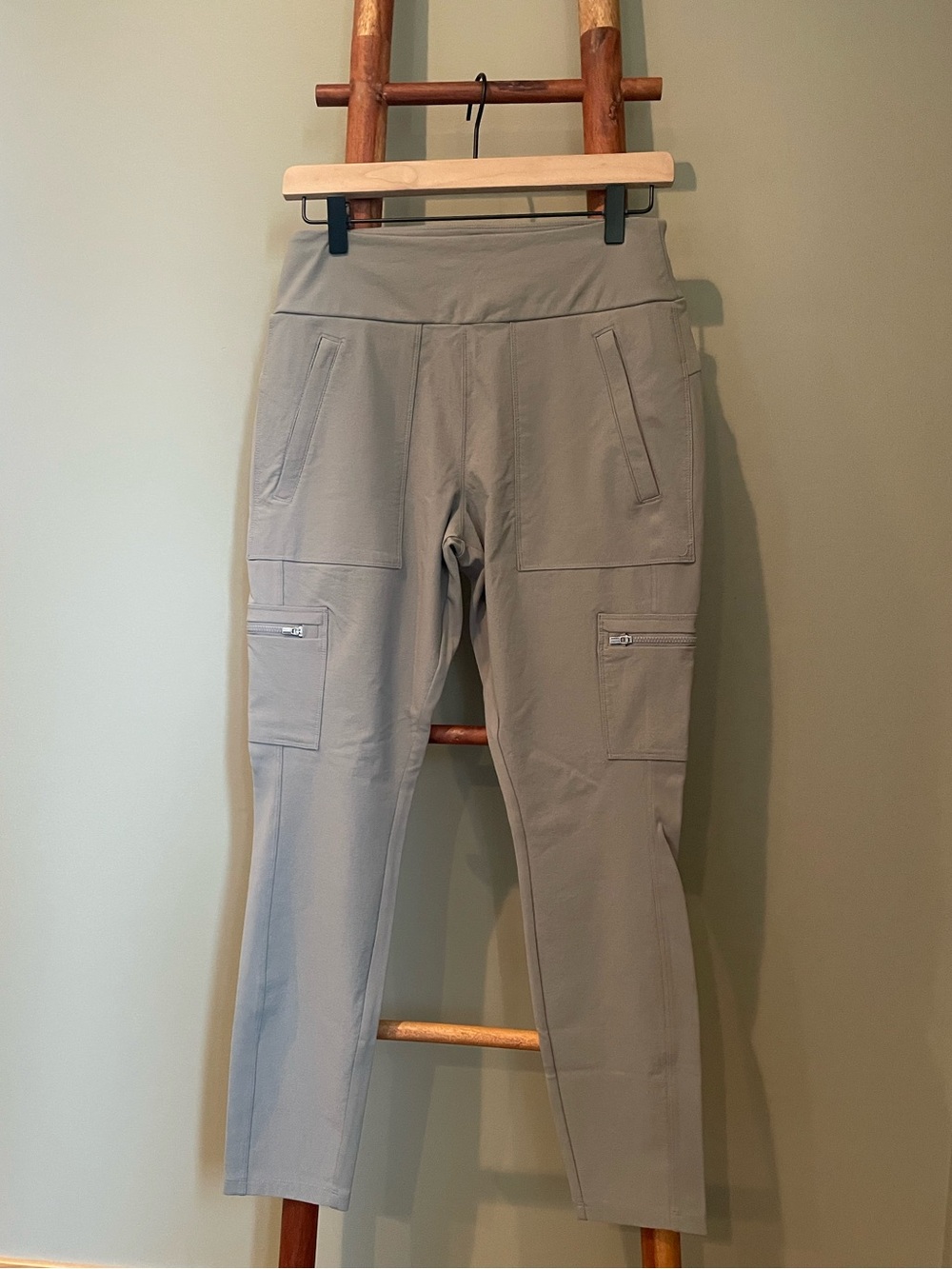 Athleta Highlands Hybrid Cargo Pant